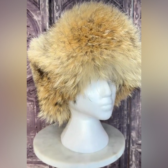Vintage Holt Renfrew Coyote Trapper Hat - Picture 5 of 6